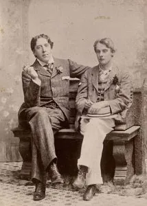Oscar Wilde and Lord Alfred 'Bosie Douglas in 1893 © Public domain